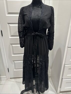 Black Lace-Trim Long Sleeve Maxi Dress